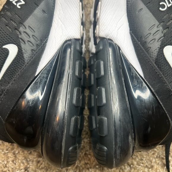 NIKE Air Max 270 Shoes for Women - Picture 10 of 10